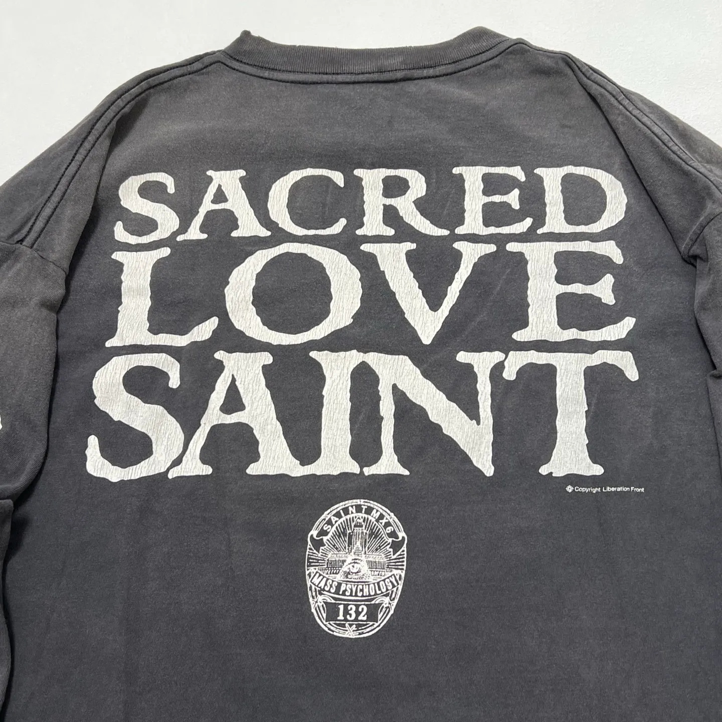 SAINT Mxxxxxx LOVE SAINT LS TEE/BLK LOVE SAINT Big Jesus washed and distressed long sleeves, washed black S-XL, cylindrical cloth Assute dyeing, heavy washing and water fading, pure hand-splashed ink holes, simulated natural fading and old effects, correct version, correct main mark/washed mark/angel anti-counterfeiting label, OEM by domestic top printing factory, top purchasing agent level